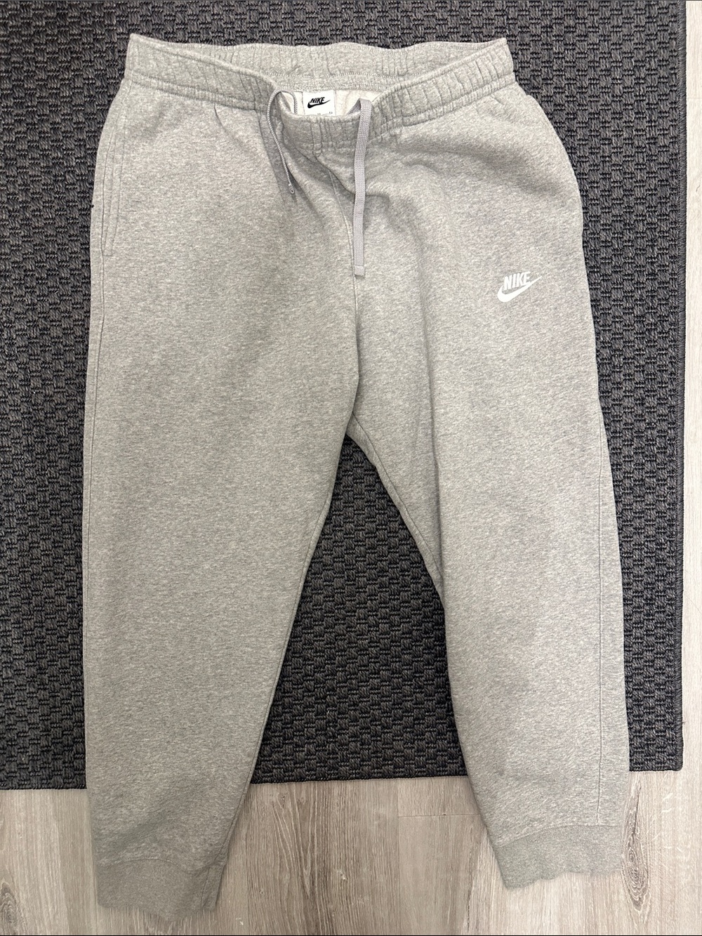 Men’s Nike Grey Sweatpants! Size XL